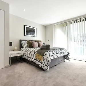 Esquire Ealing Apartment